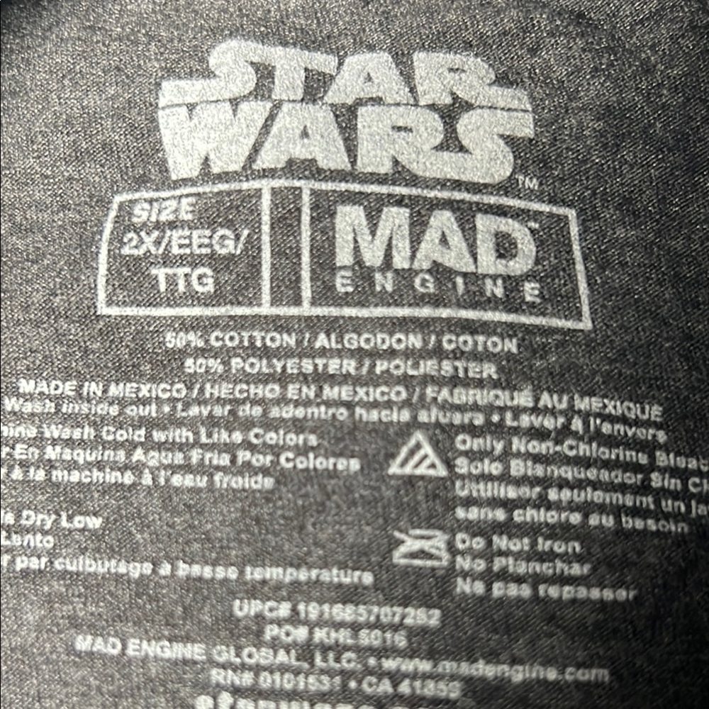 🌠Star Wars 1977 Gray Tee with colorful Design - Picture 3 of 7